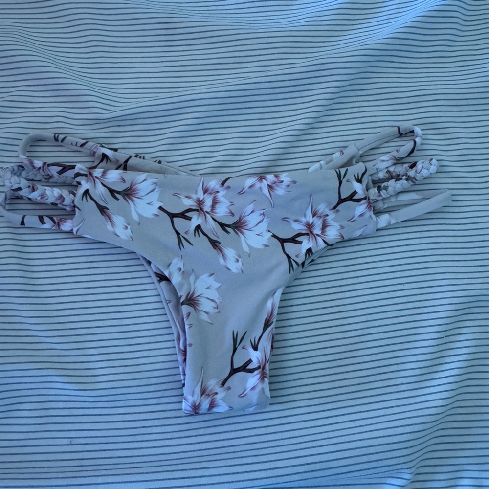 Floral bikini bottom